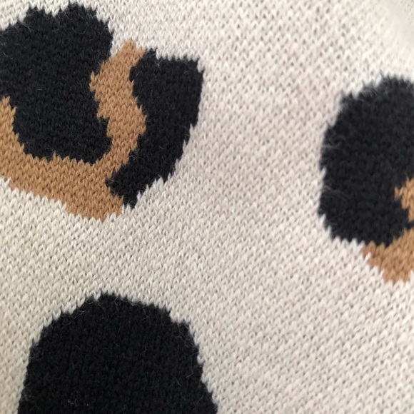Ann Taylor Factory Snow Leopard Coatigan - Picture 3 of 4